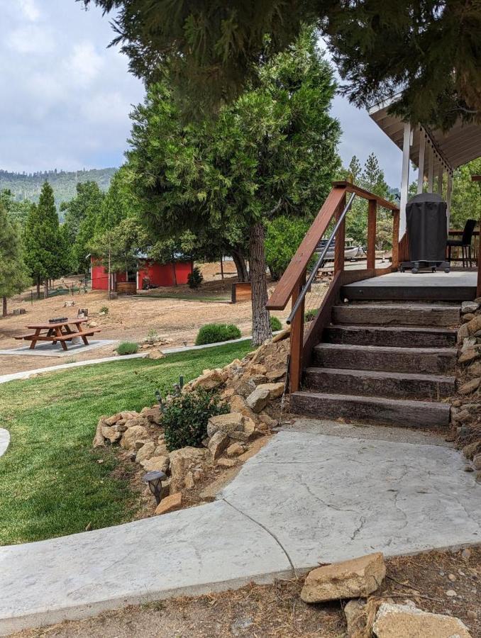 Red Barn Retreat 호텔 North Fork 외부 사진