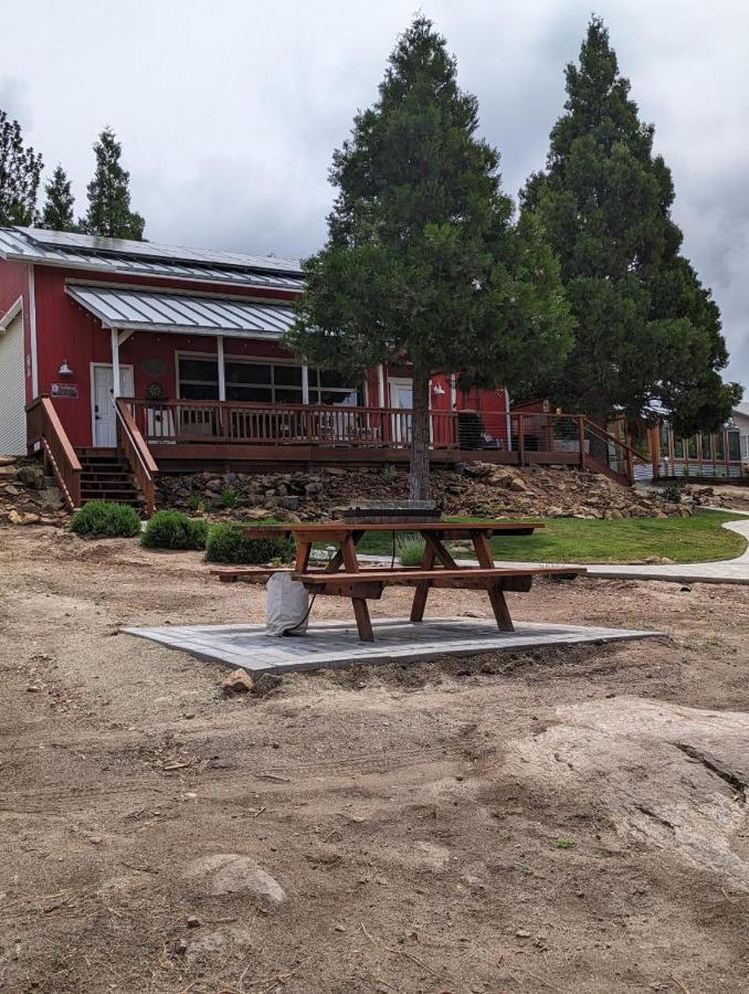 Red Barn Retreat 호텔 North Fork 외부 사진