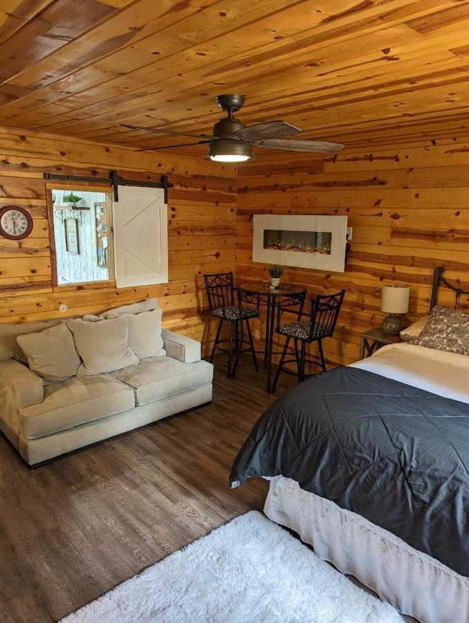 Red Barn Retreat 호텔 North Fork 외부 사진